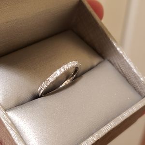 New 10k white gold geniune diamond wedding band size 7